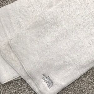 The North Face white scarf